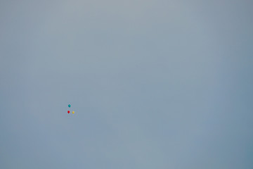 青空と風船（横浜みなとみらい）