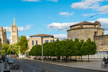 Fototapeta na wymiar The Pey-Berland Tower and the National School of Magistracy in Bordeaux, France