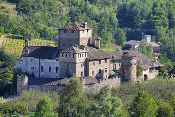 Fototapeta na wymiar Viewo of Castle Sarriod de La Tour in Aosta Valley, Italy