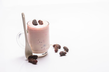 Greek yogurt with mulberry