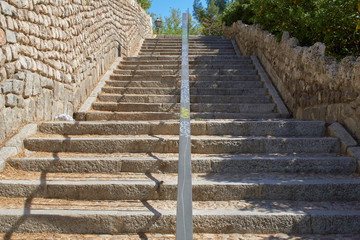 Escalera para llegar al parque