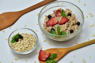 Oats and farro cereal with berries.
