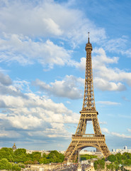 Fototapeta premium Eiffel Tower in Paris at evening