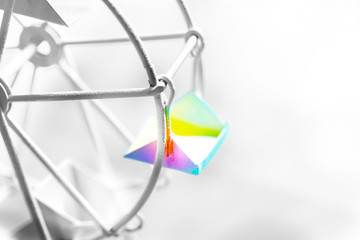 モノクロ（黒白）おもちゃの観覧車と空　1席のみカラフルにしました