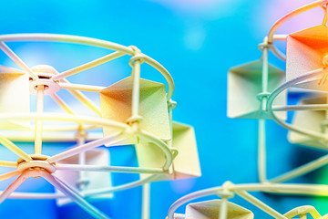 おもちゃの観覧車と空　上から撮り、カラフルにしました