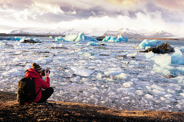 Photographing at Glacier Lagoon - Iceland - Winter