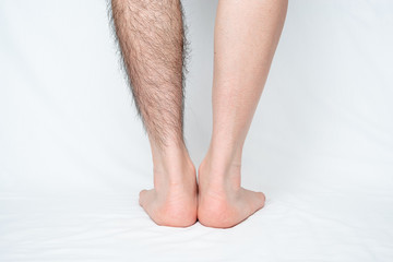 メンズ　脚脱毛　before & afterイメージ　片脚のみ