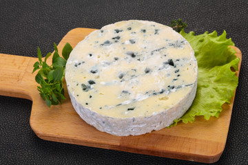 Round blue cheese
