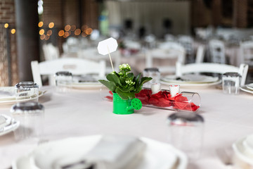 floral centerpiece on wedding table