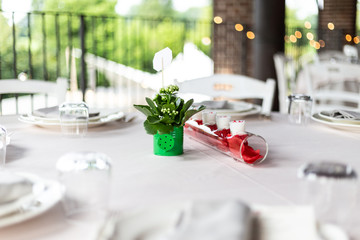 floral centerpiece on wedding table