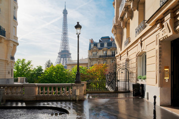 Eiffeltour und Pariser Straße
