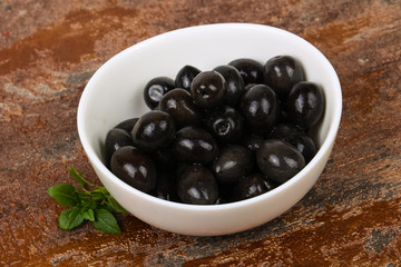 Black olives in the bowl