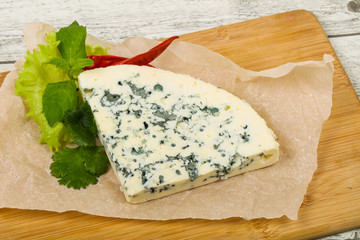 Obraz na płótnie Canvas Blue cheese slice
