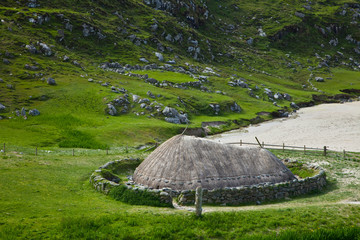 Poblado de Edad del Hierro junto a playa Bostadh (Iron Age village nearby Bostadh Beach). Great...