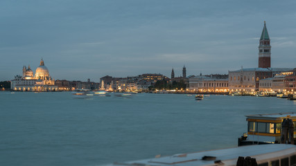 Fototapeta premium Venedig in der Dämmerung