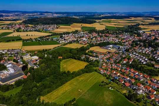 Das Dorf Frielendorf in Hessen aus der Luft