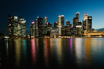 Fototapeta na wymiar Singapore skyline buildings at the Marina at night