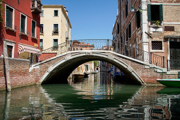 Fototapeta na wymiar Venedig, Altstadt, Gasse, Weg, Antik, Italien, eng, Fluss, Balkon, Wohnen, Brücke