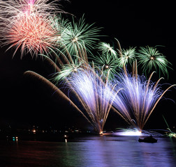 Feuerwerk &uuml;ber See