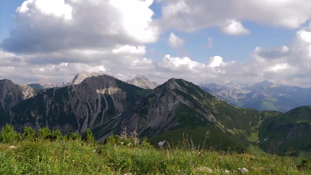 Zeitraffer Wolken und Sonnenspiel &uuml;ber den Tannheimer Bergen mit Ponten und Bschie&szlig;er