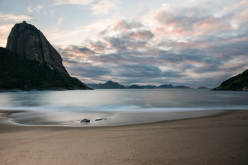 Fototapeta na wymiar Sunrise in Vermelha Beach Rio de Janeiro