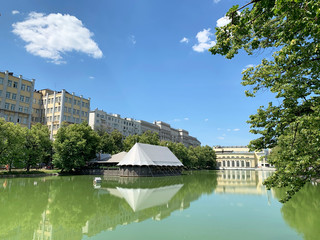 Fototapeta premium Russia. Clean ponds (Chistye Prudy) in sunny June day in Moscow