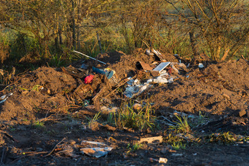Open-air garbage on the roadside 03