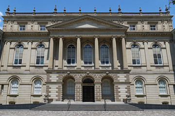 Fototapeta na wymiar Historic Osgoode Hall Court House, Toronto