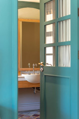 Fototapeta na wymiar openned door of a bath room, interior decoration
