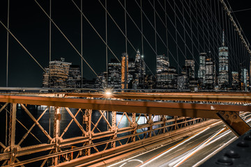 Naklejka premium Brooklyn Bridge lower Manhattan long exposure