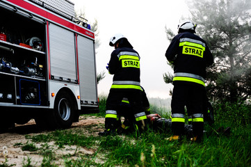 Akcja strażaków wóz strażacki na ratunek