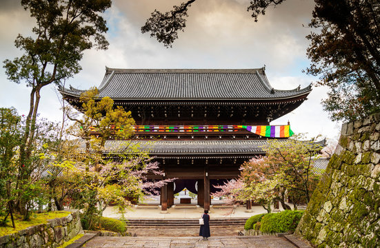 Chion-in Sanmon Temple Gate, Kyoto, Japan