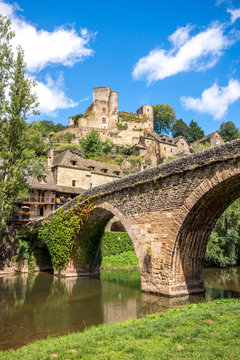Village m&eacute;di&eacute;val de Belcastel, Aveyron