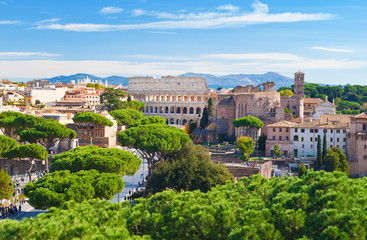 Fototapeta na wymiar Ruins of Colosseo and Tempio di Venere e Roma