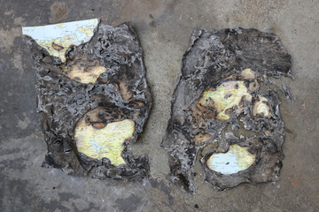 Obraz premium 2 burned pages of an old adventure maps of the treasure 