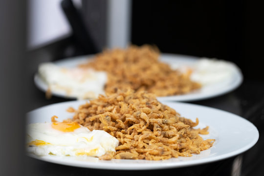 Camarones fritos con huevo