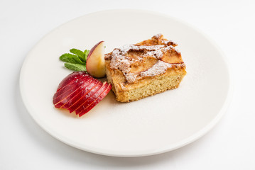 apple cake with mint