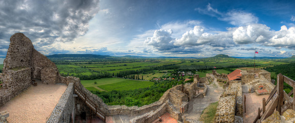 Die Burg von Szigliget in Ungarn am Plattensee