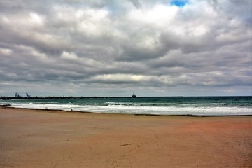 the black sea with the cloudy sky