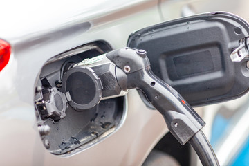 電気自動車　チャージ