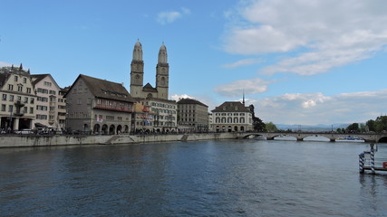 Fototapeta premium Suiza, Zurich en tarde de primavera 