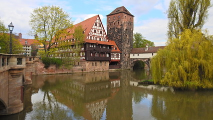 Fototapeta na wymiar Nuremberg, Alemania, entrando a la hermosa primavera