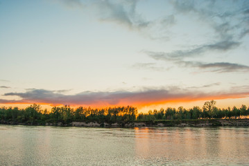 закат на речке