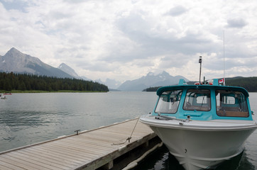 Obraz na płótnie Canvas Boat on Maligne Lake