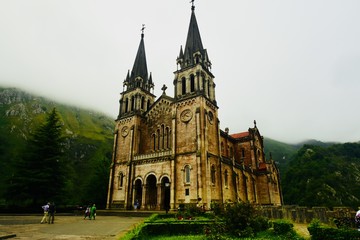 Fototapeta na wymiar Church in Asturias