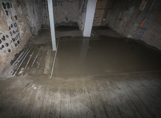 construction of a heated floor with cement mortar