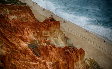Vista desde un acantilado de la playa de Falesia en el Algarve, Portugal (Praia da Falesia, Faro) © Mlle Sonyah