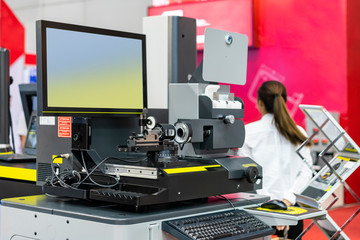 high technology automatic and precision presetting measuring machine for inspection dimension diameter shape appearance of manufacturing process or prepare endmill carbide drill bits cutting tools