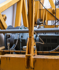 Seilwinde eines Baukranes auf der Baustelle