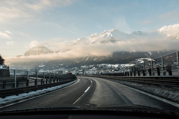 Innsbruck autobahn am abend tirol